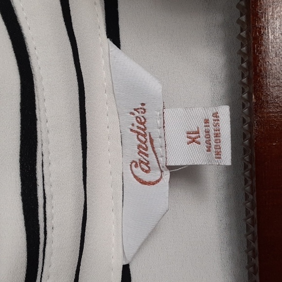 Candie's Striped Black Cream Ivory White Pinstripe Long Sleeve Button Down Top - Picture 4 of 9